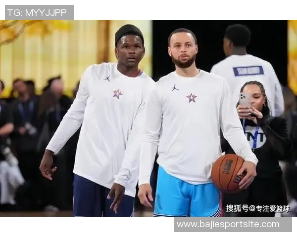 库里与爱德华兹赛后亲密互动热聊背后的友谊与篮球梦想