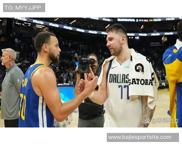 杰伦约翰逊本季表现惊艳40105成联盟前锋佼佼者与字母哥并肩而立 杰伦约翰逊本季表现惊艳40105成联盟前锋佼佼者与字母哥并肩而立